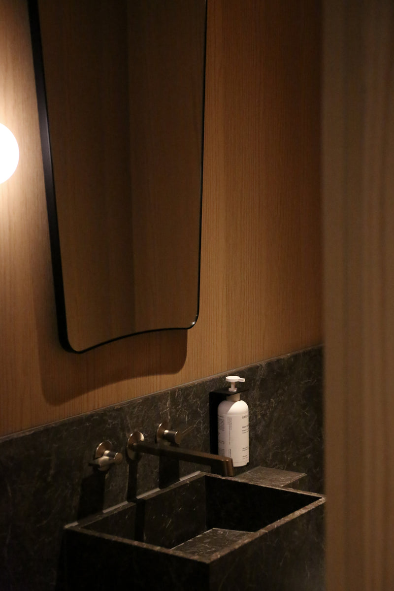 Designstuff Lockable Soap Dispenser Holder, Single 500ml, Black (17634)